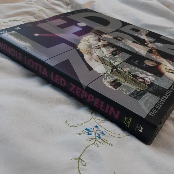 Led Zeppelin Hardcover Book - Picture 4 of 13